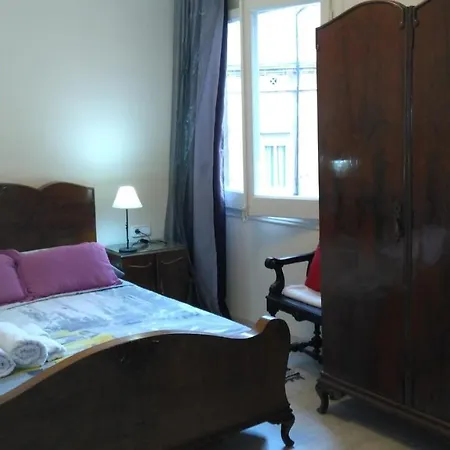 Gaudi Apartment *